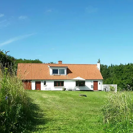 Historic House On Natural Plot In Hébergement de vacances