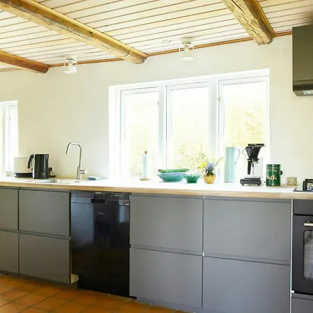 Historic House On Natural Plot In بيت للعطل